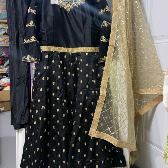 Anarkali suit in size 38 In stock ✅
———————————- - Picture 4 of 14